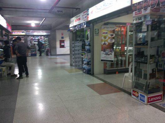 VENDO TIENDA COMERCIAL EN GALERÍA WILSON PISO 2