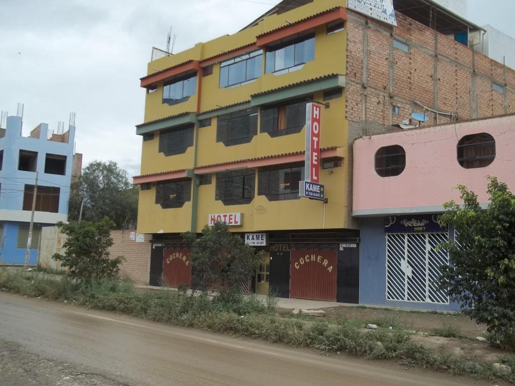 SE VENDE EDIFICIO DE 04 PISOS UBICADO EN EXCELENTE ZONA COMERCIAL