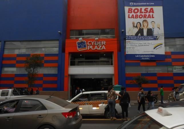 REMATO LOCAL COMERCIAL MODERNO EN WILSON FRENTE A REAL PLAZA