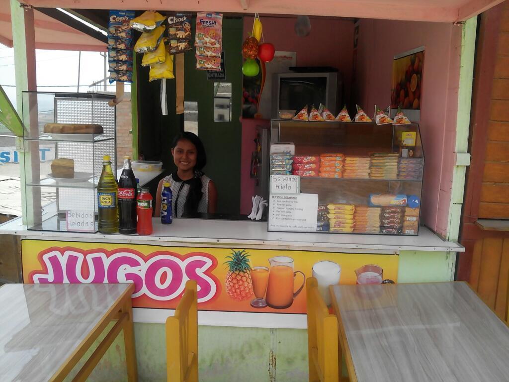 Puesto de Jugos Y Comidas