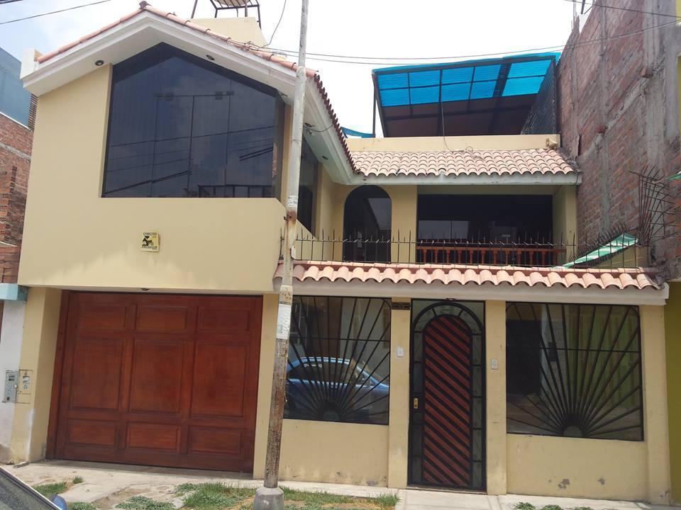 Vendo casa en Jose Luis Bustamante Rivero