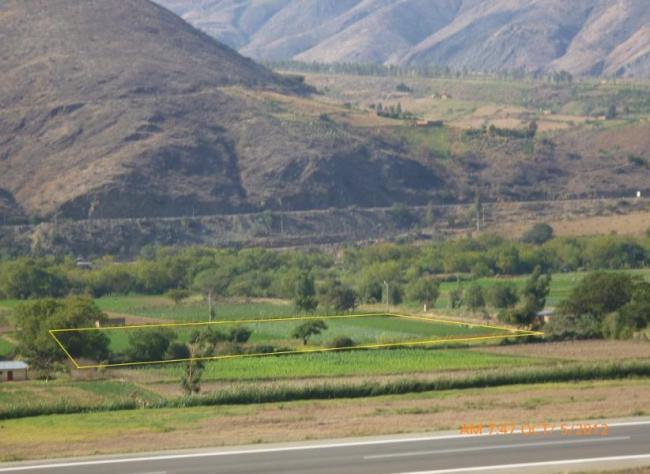 COSTADO DE LA CARRETERA QUE VA AL AEROPUERTO DE HUANUCO