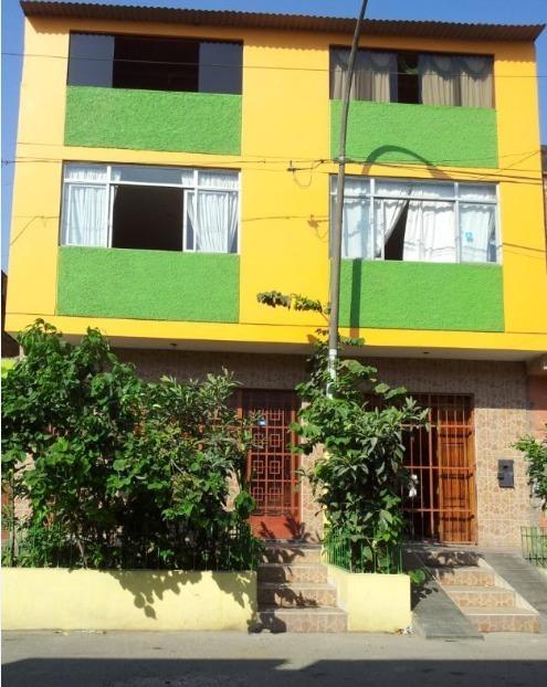 Se vende casa de 3 pisos en Independencia