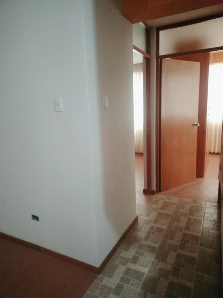 ¡A espaldas de Metro! Alquilo departamento 2do piso en Yanahuara