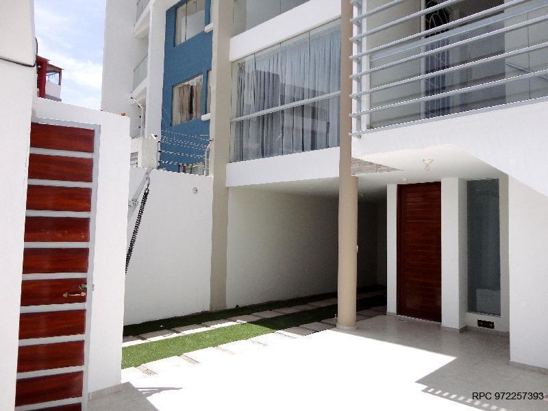 CAYMA Oferta departamento en 1er. piso de estreno con cochera y frente a parque