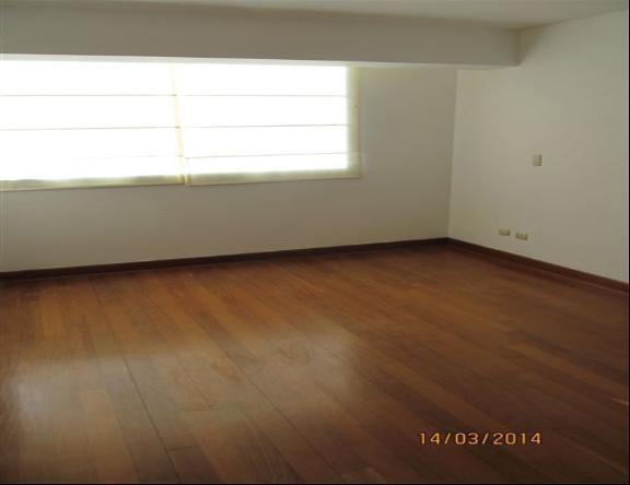 Alquiler de departamento en Chacarilla Surco US$ 1,600 sin muebles de 199 M2, Con 3 dormitorios, 2 cocheras