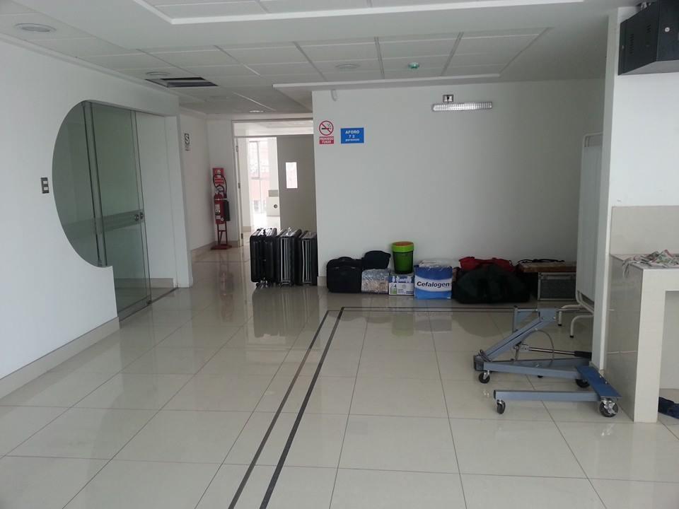 OPORTUNIDAD ÚNICA ALQUILER DE BONITO LOCAL COMO OFICINA FRENTE A OECHLE