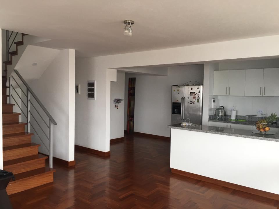 VENTA DE AMPLIO Y HERMOSO DÚPLEX EN URB. AURORA MIRAFLORES