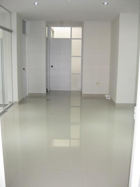 Departamento 80m2 estreno 1er.piso cerca Mall,UPN San Isidro