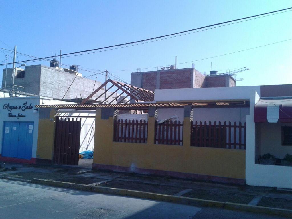 Huanchaco, Amplio Local Calle Principal