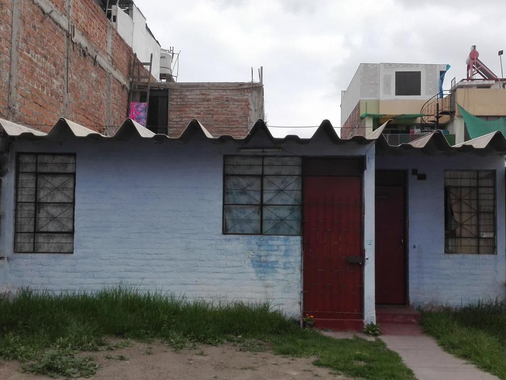 POR OCASIÓN VENTA DE CASA COMO TERRENO EN J.L.B.y.RIVERO