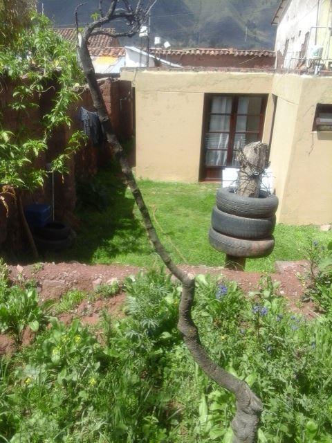 VENDO POR OCASION CASA COMO TERRENO DE 138m2 A UNA CUADRA DE VINOCANCHON