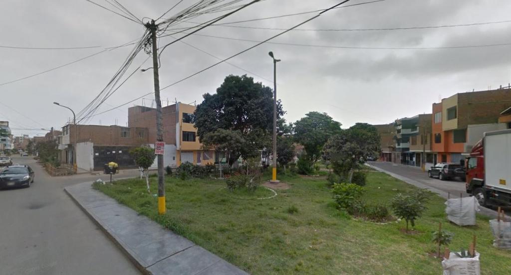 VENDO TERRENO EN ESQUINA FRENTE AL PARQUE CON TITULO