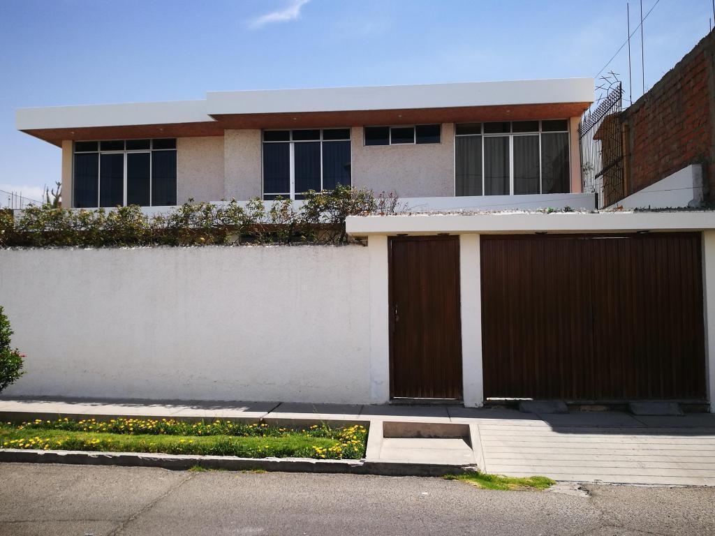 VENTA HERMOSA CASA EN MIRAFLORES PRECIO CONVERSABLE