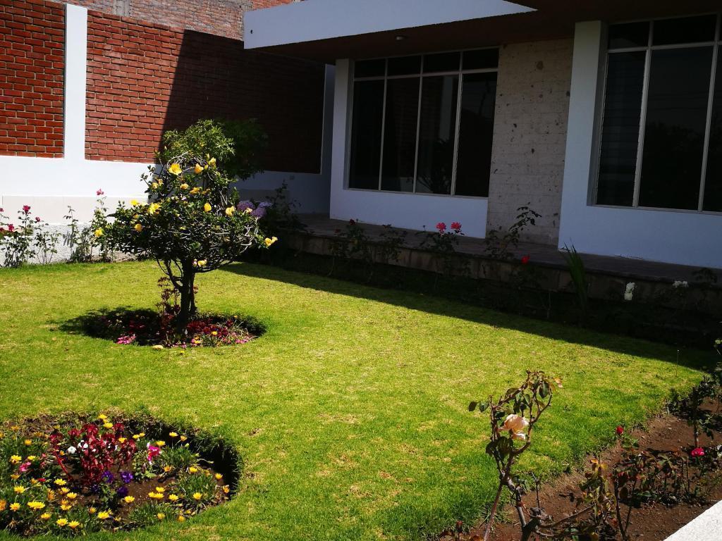 VENTA HERMOSA CASA EN MIRAFLORES PRECIO CONVERSABLE