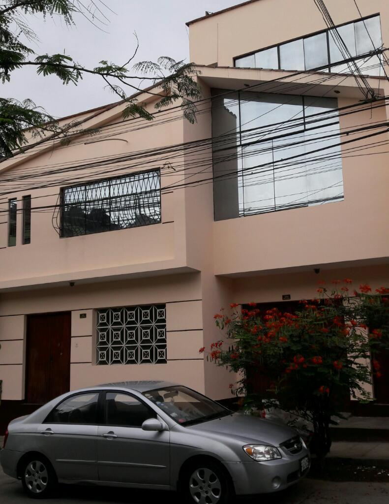 Casa en Venta Elegante Remodelada Propia Independencia  Surco San Isidro Los Olivos