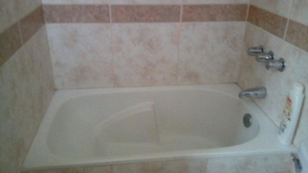 VENDO ACOGEDOR DPTO. EN CHORRILLOS. 1° PISO, 3 DORM. EN PEQUEÑO CONDOMINIO 90 M2