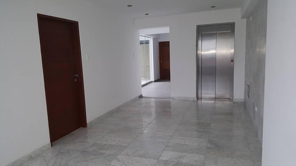 VENDO LINDO DEPARTAMENTO EN URB. EL GOLF