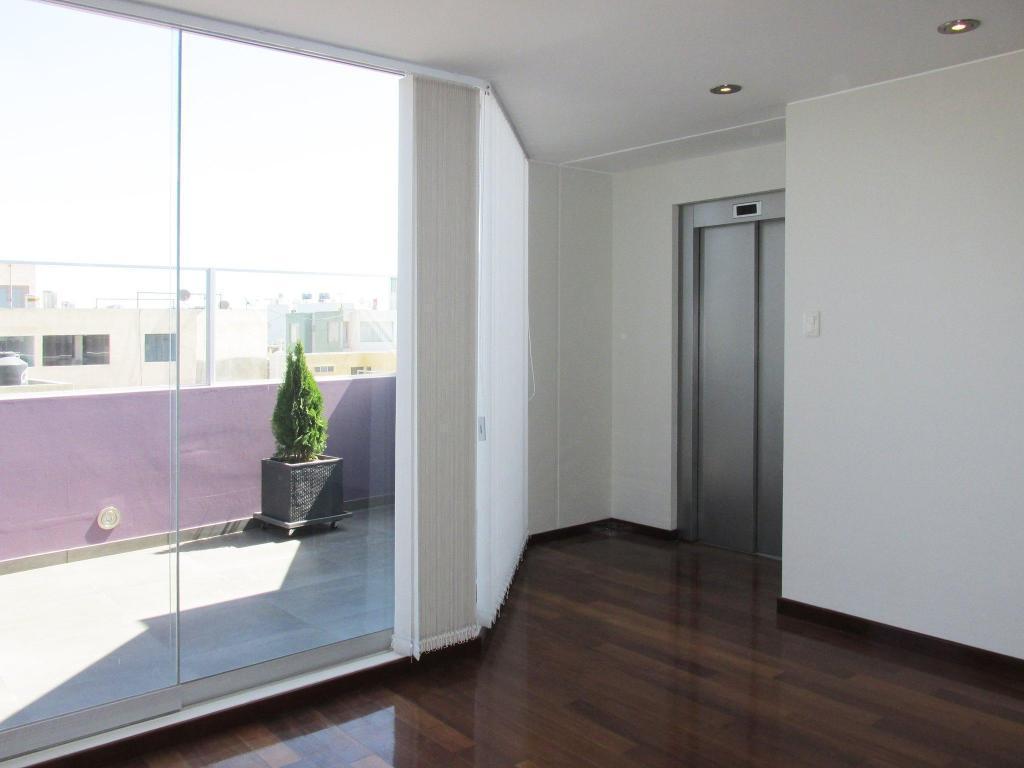 Vendo hermoso y amplio departamento a 2 cuadras de la Plaza de Cayma