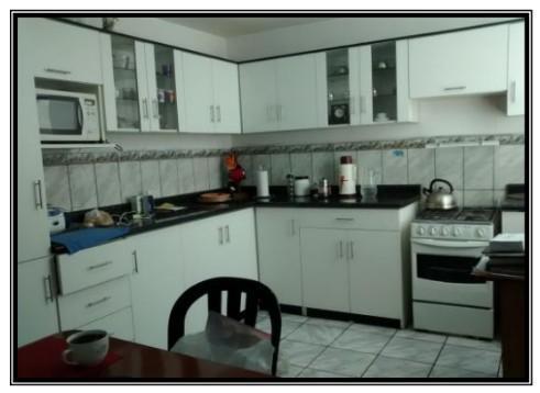 OCASION VENDO CASA DE 3 PISOS CERCA TERMINAL DE YERBATEROS