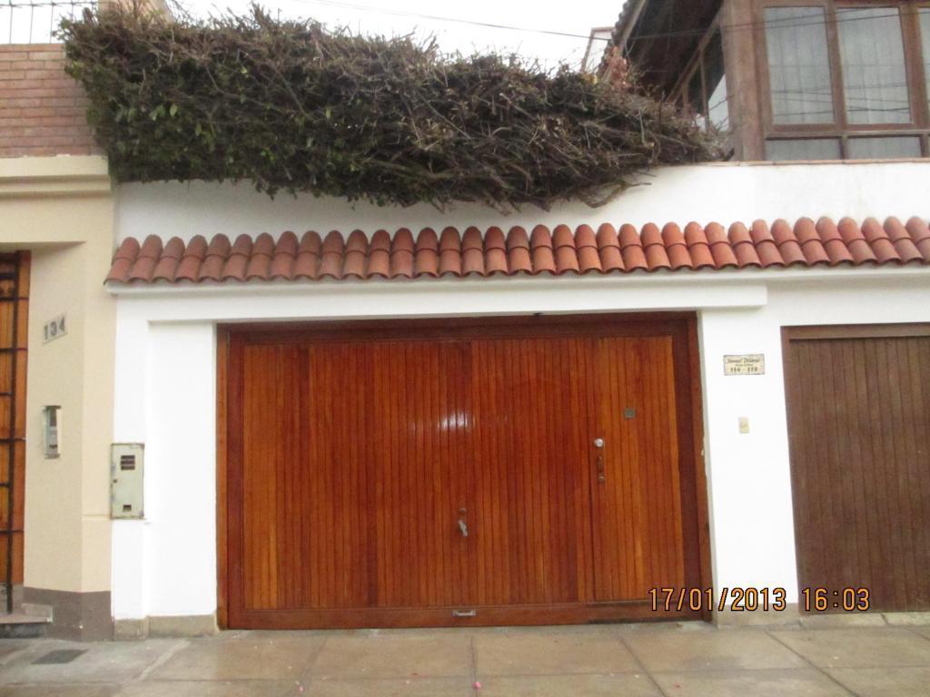 SAN ISIDRO CHALECITO 220m2 ALTURA CUADRA 12 EJERCITO