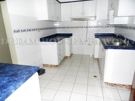 SE VENDE AMPLIO DPTO 1ER PISO EN LA MOLINA