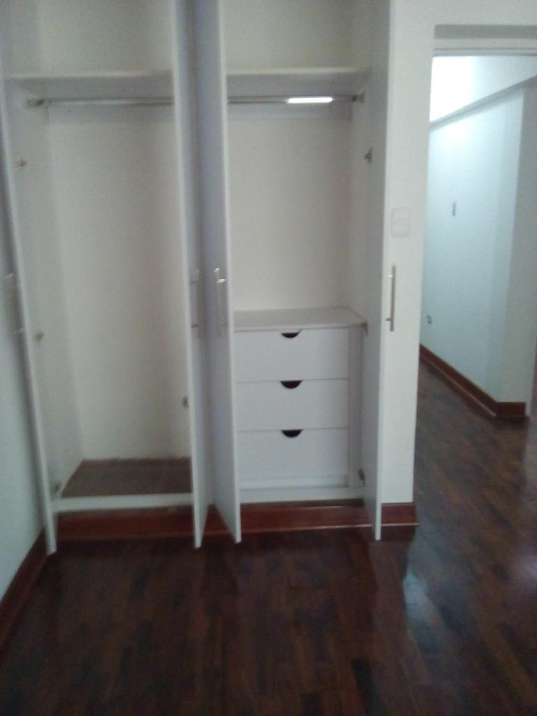 Vendo dpto. en Santiago de Surco, 1er. piso, 116m2, 3 dorms. 2 baños, terraza, cochera, $ 160,000