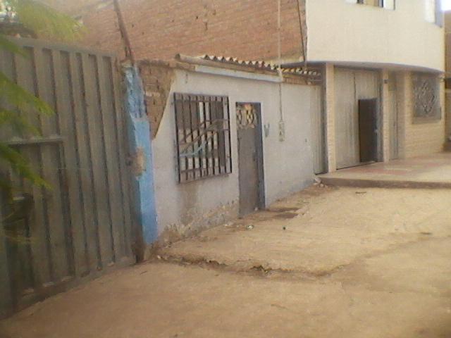 ocasion casita como terreno 170m2.$18,000, a una cuadra panamericana, grifo los postes,LA ESPERANZA