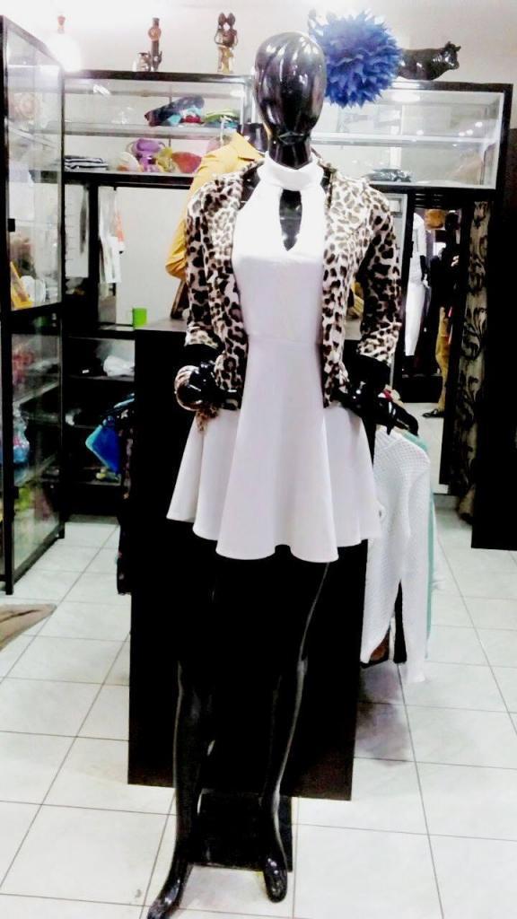 TRASPASO BOUTIQUE DE ROPA FEMENINA, BAZAR, REGALOS, PERFUMERÍA Y AFINES