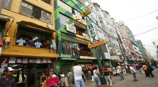 VENTA TIENDA EN EL REY DE GAMARRA B/UBICACION ESQUINA