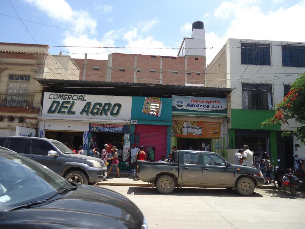 SE ALQUILA L.OCAL COMERCIAL DE 180 MTS2 EN CUADRA 7 DE CALLE ARICA