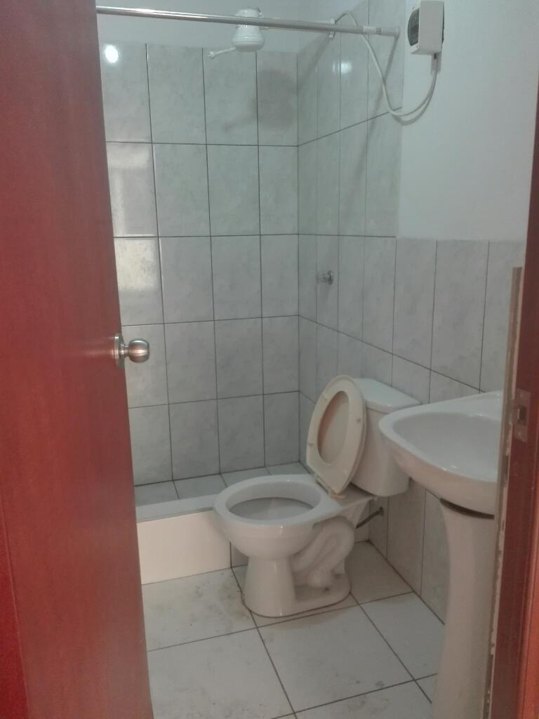 Se Alquila Cuarto con Baño en Mangos Sjl