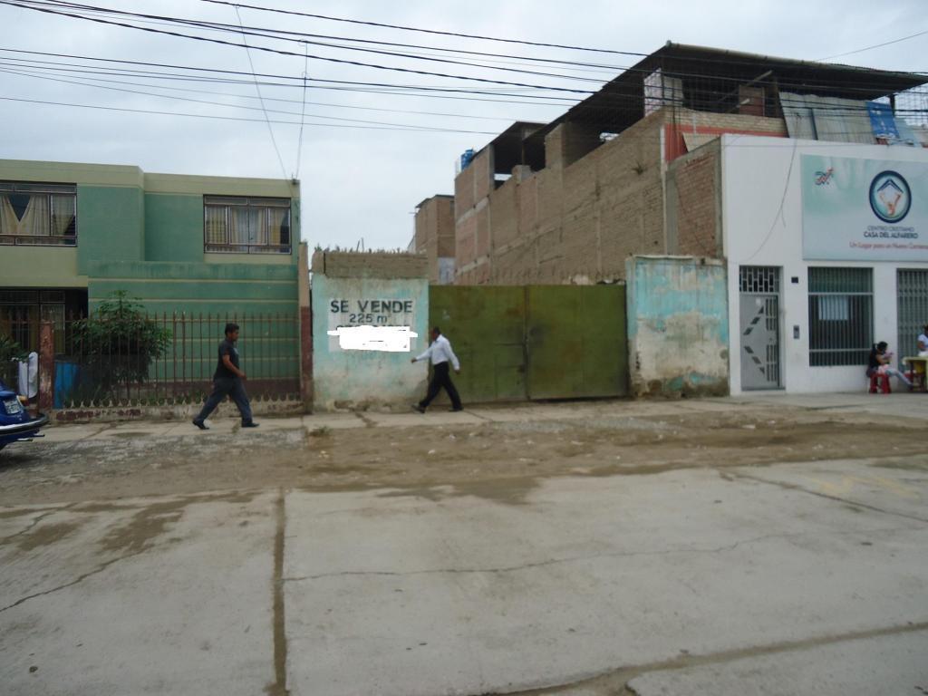 SE VENDE TERRENO DE 225 MTS2 EN CUADRA 5 DE CALLE MANUEL PARDO