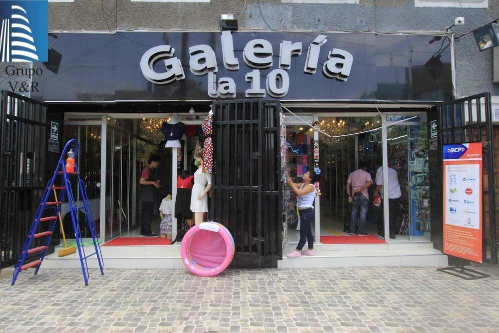 Galería en esquina de la Avenida Venezuela, con 20 stands alquilados